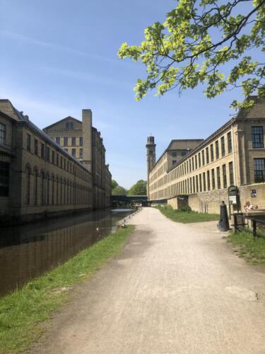 Dalesway Link Hike: Salts Mill, Leeds Liverpool Canal
